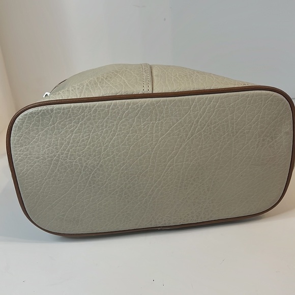 CL BEIGE AND BROWN LEATHER HAND BAG - Picture 8 of 16